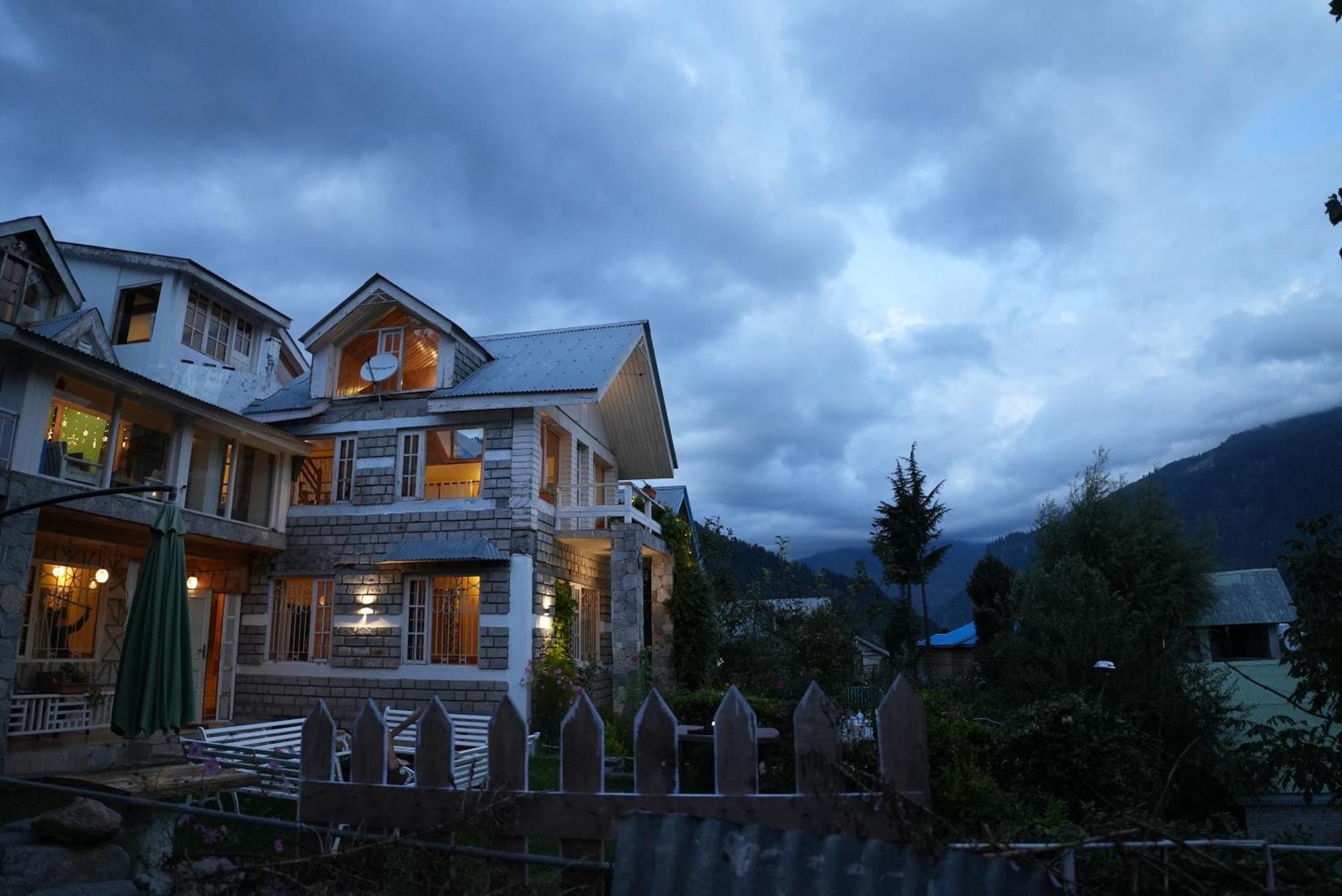 Westwoodvilla By Edenhomes Manāli Exterior foto